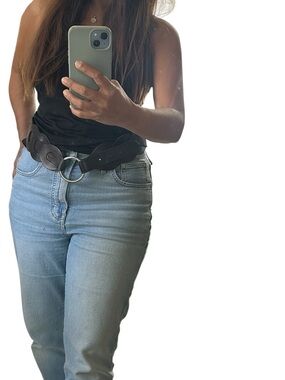 Old Navy Black Leather Belt Scalloped Interlocked Design Round Silver Buckle S/M